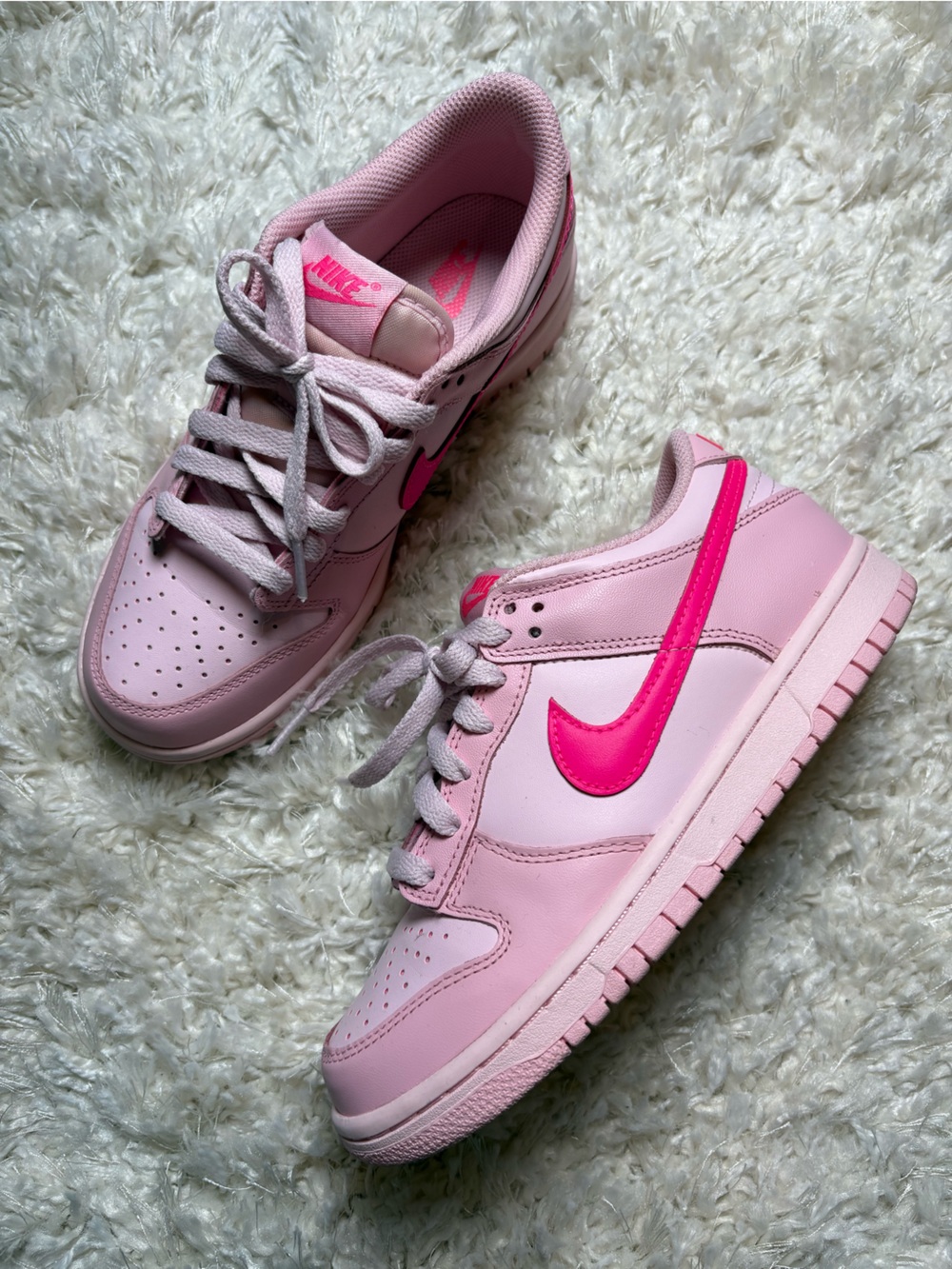Nike Dunk Low GS in Triple Pink